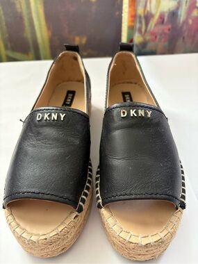 DKNY Black Leather Espadrille Platform Slides with Silver-Tone Logo - Size 9.5